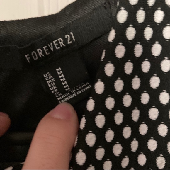 Black and White Crop Top with Zipper Back - Picture 2 of 3